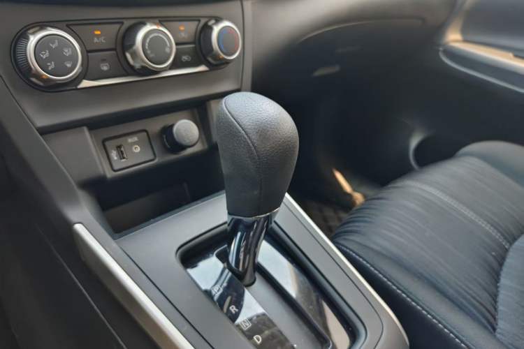 Used Nissan Sylphy 2024 Classic 1.6XE CVT Comfort Edition Gear Lever