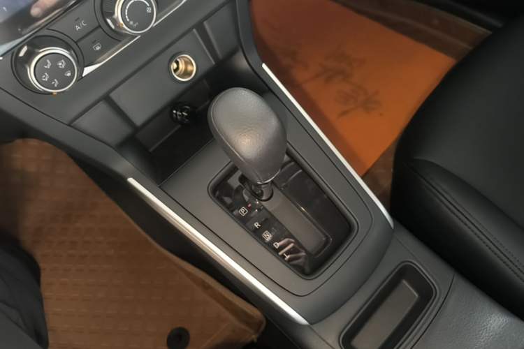 Used Nissan Sylphy 2024 Revised Version Classic 1.6XE CVT Comfort Edition Gear Lever