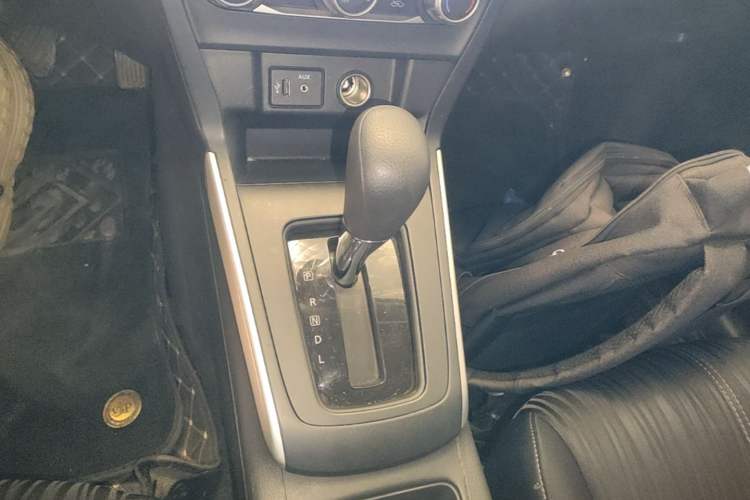 Used Nissan Sylphy 2024 Classic 1.6XE CVT Comfort Edition Gear Lever