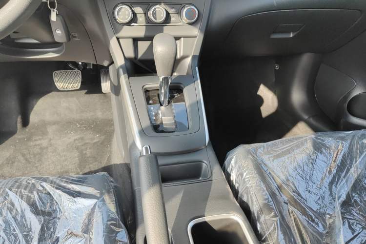 Used Nissan Sylphy 2024 Facelifted Three Classic 1.6XE CVT Comfort Edition Gear Lever