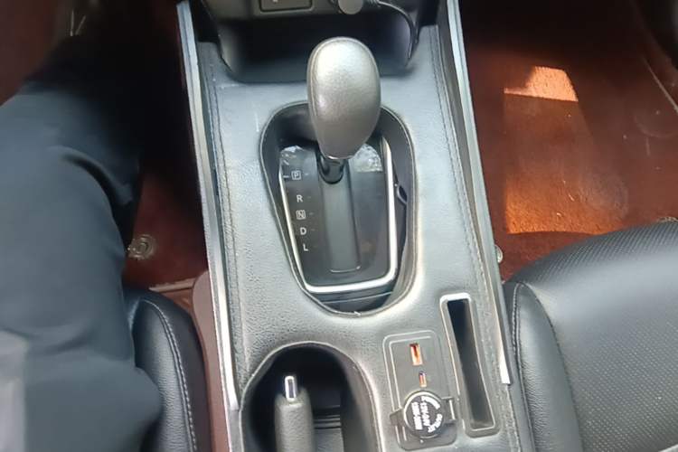 Used Nissan Sylphy 2024 Classic 1.6XV CVT Luxury Edition Gear Lever