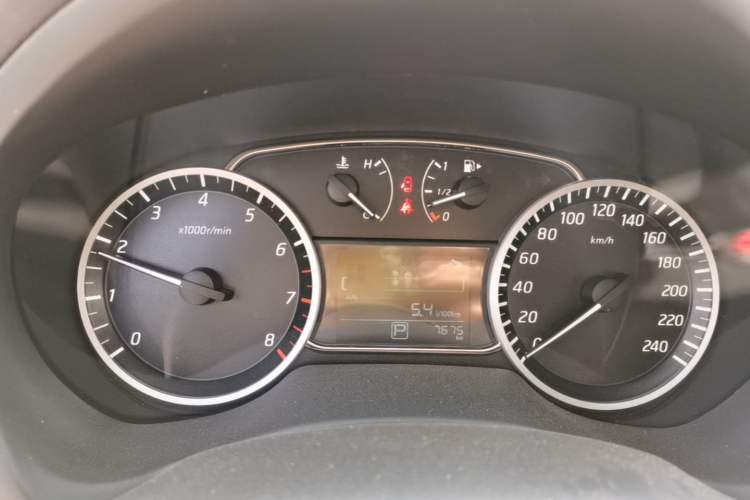 Used Nissan Sylphy 2024 Restyled Version 2 Classic 1.6XE CVT Comfort Edition Instrument Cluster