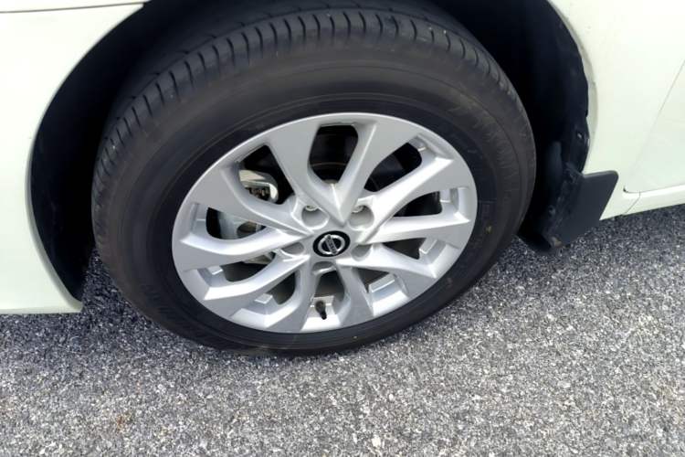 Used Nissan Sylphy 2024 Restyled Version 2 Classic 1.6XE CVT Comfort Edition Left Front Wheel Hub