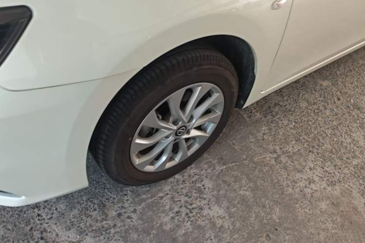 Used Nissan Sylphy 2024 Restyled Version 2 Classic 1.6XE CVT Comfort Edition Left Front Wheel Hub