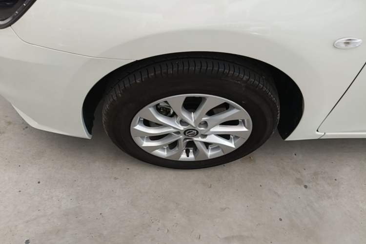 Used Nissan Sylphy 2024 Restyled Version 2 Classic 1.6XE CVT Comfort Edition Left Front Wheel Hub