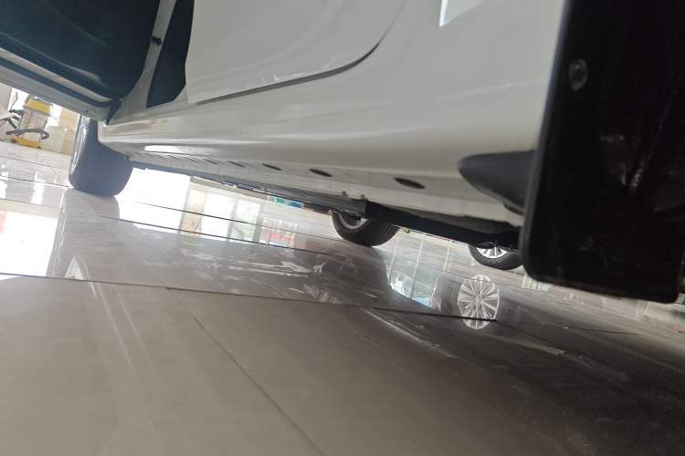 Used Nissan Sylphy 2024 Restyled Version 2 Classic 1.6XE CVT Comfort Edition Left Side Sill