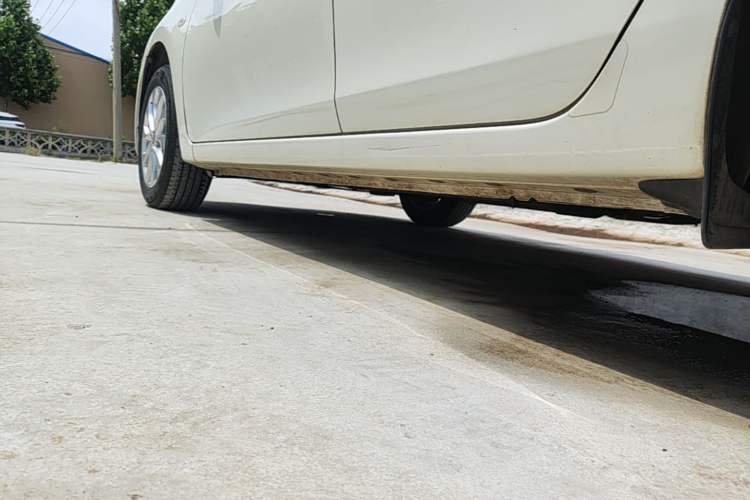 Used Nissan Sylphy 2024 Classic 1.6XE CVT Comfort Edition Left Side Sill