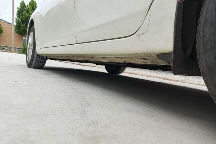 Used Nissan Sylphy 2024 Classic 1.6XE CVT Comfort Edition Left Side Sill
