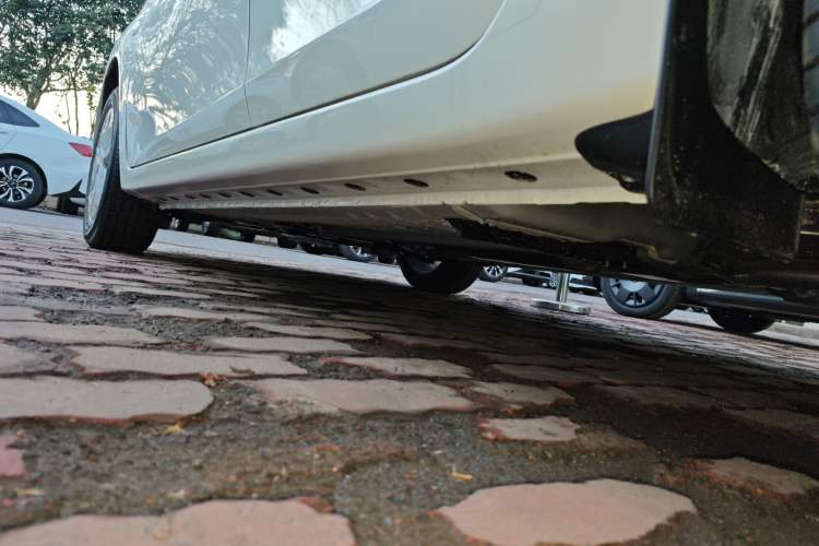 Used Nissan Sylphy 2024 Facelifted Three Classic 1.6XE CVT Comfort Edition Left Side Sill