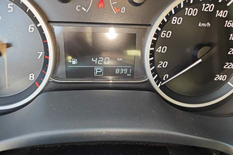 Used Nissan Sylphy 2024 Facelifted Three Classic 1.6XE CVT Comfort Edition Odometer Close Up