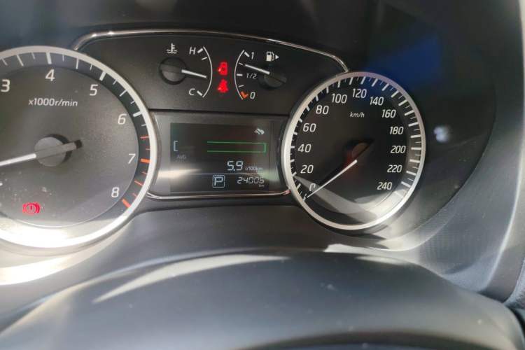 Used Nissan Sylphy 2024 Classic 1.6XE+ CVT Large-Screen Version Odometer Close Up