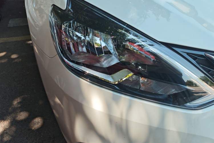 Used Nissan Sylphy 2024 Facelifted Three Classic 1.6XE CVT Comfort Edition Right Front Headlight