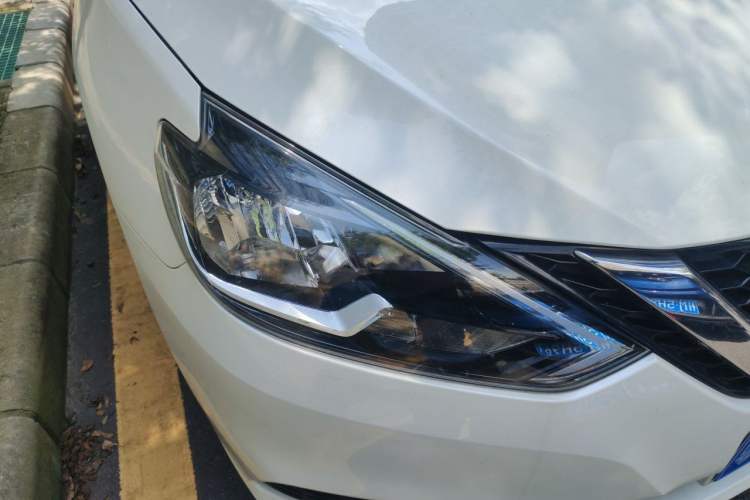 Used Nissan Sylphy 2024 Classic 1.6XE+ CVT Large-Screen Version Right Front Headlight