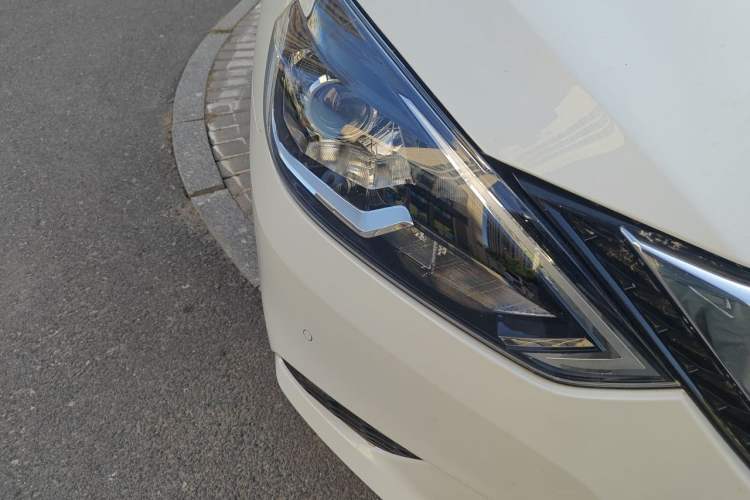 Used Nissan Sylphy 2024 Restyled Version 2 Classic 1.6XE CVT Comfort Edition Right Front Headlight