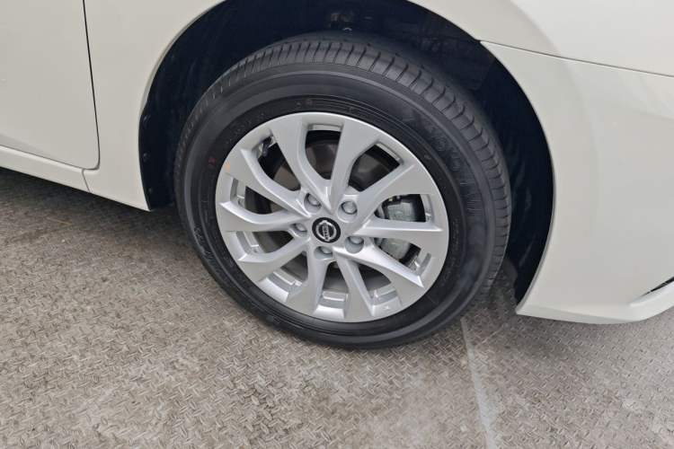 Used Nissan Sylphy 2024 Restyled Version 2 Classic 1.6XE CVT Comfort Edition Right Front Wheel Hub