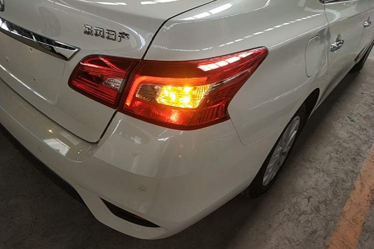 Used Nissan Sylphy 2024 Classic 1.6XL CVT Luxury Edition Right Rear Taillight