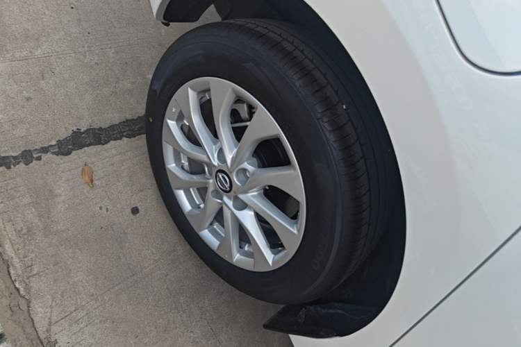 Used Nissan Sylphy 2024 Facelifted Three Classic 1.6XE CVT Comfort Edition Right Rear Wheel Hub