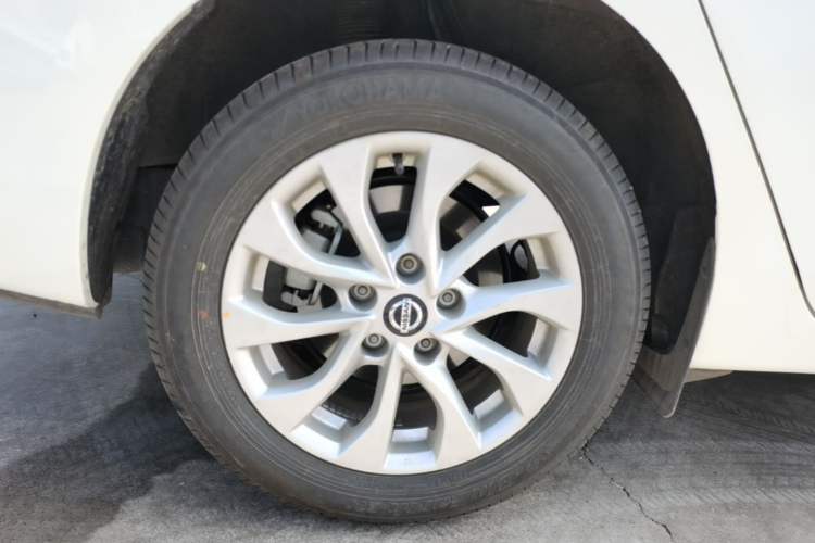 Used Nissan Sylphy 2024 Restyled Version 2 Classic 1.6XE CVT Comfort Edition Right Rear Wheel Hub