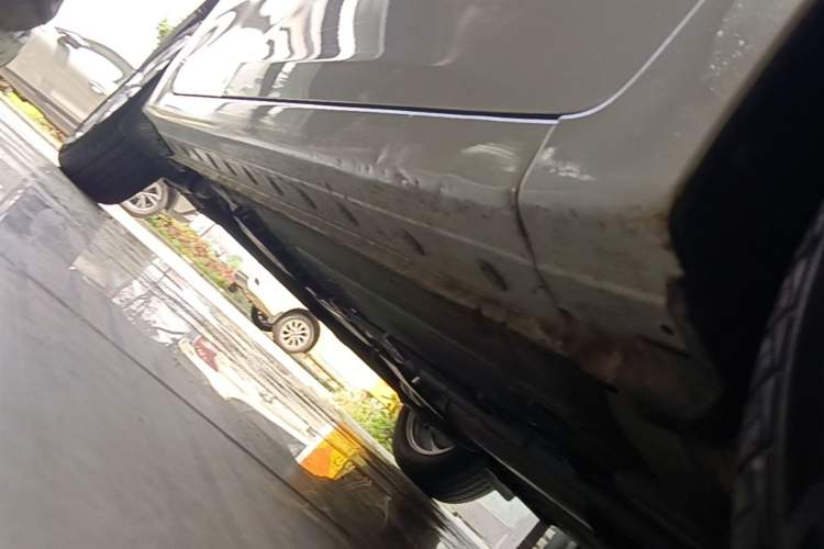 Used Nissan Sylphy 2024 Classic 1.6XE CVT Comfort Edition Right Side Sill