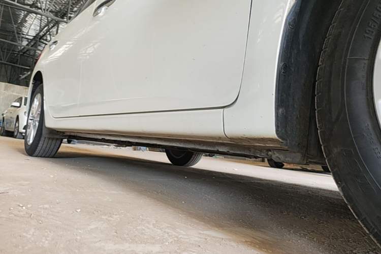 Used Nissan Sylphy 2024 Classic 1.6XE CVT Comfort Edition Right Side Sill
