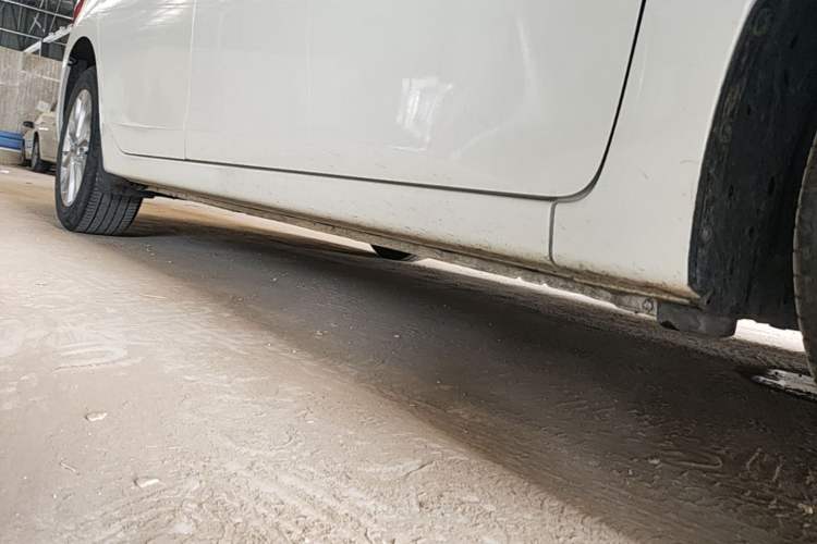Used Nissan Sylphy 2024 Classic 1.6XE CVT Comfort Edition Right Side Sill