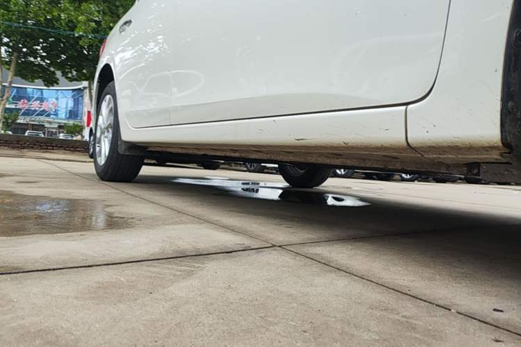 Used Nissan Sylphy 2024 Classic 1.6XE CVT Comfort Edition Right Side Sill