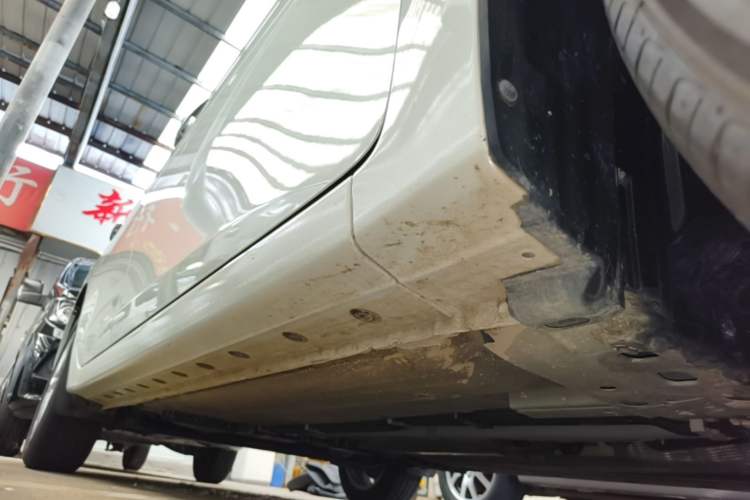 Used Nissan Sylphy 2024 Facelifted Three Classic 1.6XE CVT Comfort Edition Right Side Sill