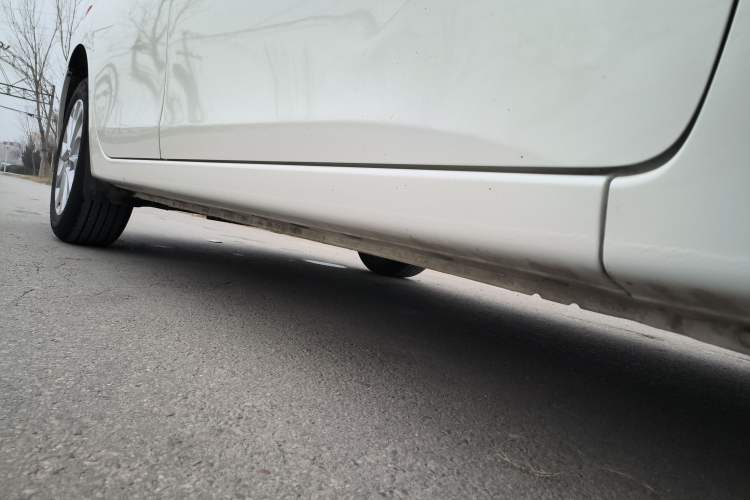 Used Nissan Sylphy 2024 Classic 1.6XE CVT Comfort Edition Right Side Sill