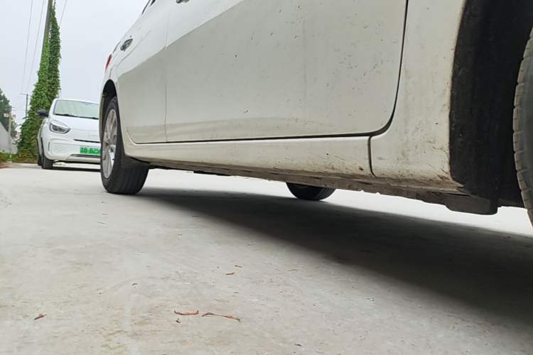 Used Nissan Sylphy 2024 Classic 1.6XE CVT Comfort Edition Right Side Sill