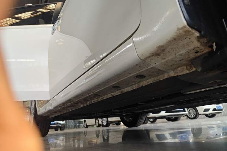 Used Nissan Sylphy 2024 Classic 1.6XE CVT Comfort Edition Right Side Sill