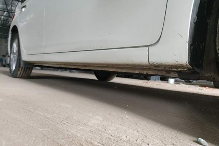 Used Nissan Sylphy 2024 Classic 1.6XE CVT Comfort Edition Right Side Sill