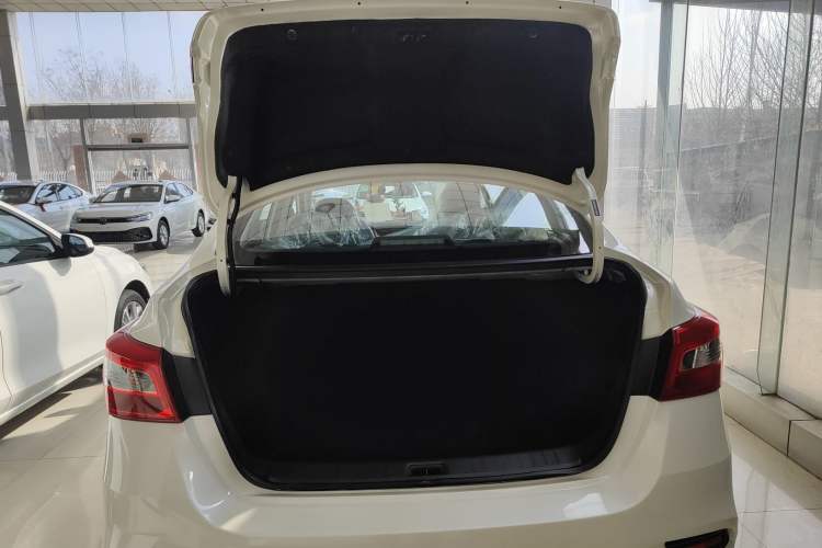 Used Nissan Sylphy 2024 Facelifted Three Classic 1.6XE CVT Comfort Edition Trunk