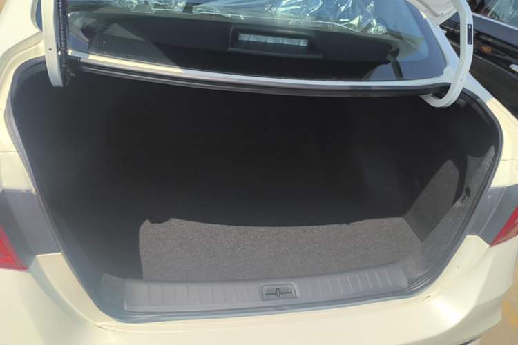 Used Nissan Sylphy 2024 Facelifted Three Classic 1.6XE CVT Comfort Edition Trunk