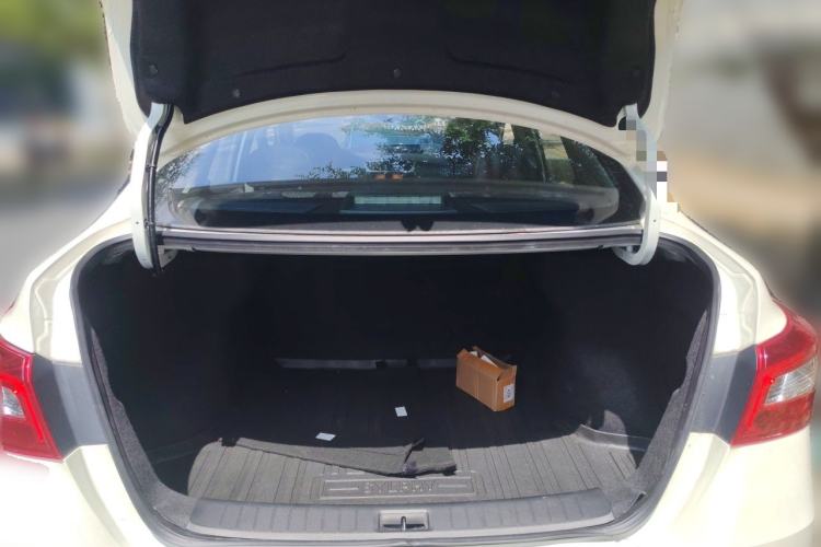Used Nissan Sylphy 2024 Classic 1.6XE+ CVT Large-Screen Version Trunk