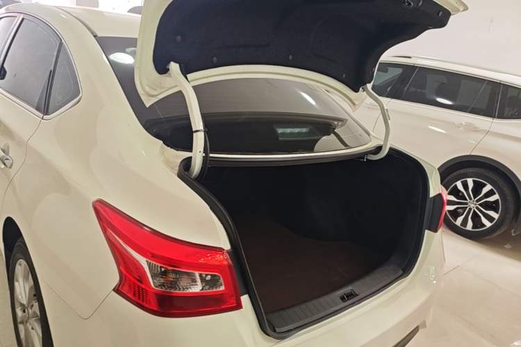Used Nissan Sylphy 2024 Classic 1.6XL CVT Luxury Edition Trunk