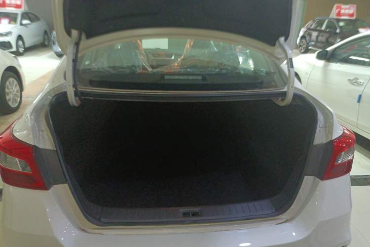 Used Nissan Sylphy 2024 Facelifted Three Classic 1.6XE CVT Comfort Edition Trunk