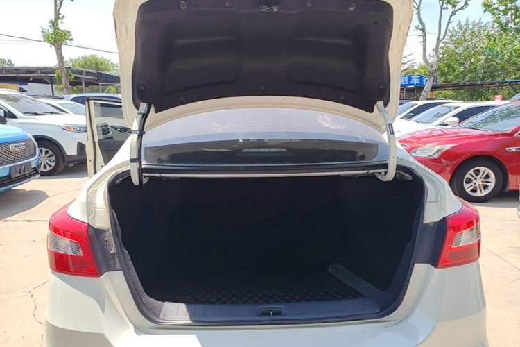 Used Nissan Sylphy 2024 Revised Version Classic 1.6XE CVT Comfort Edition Trunk