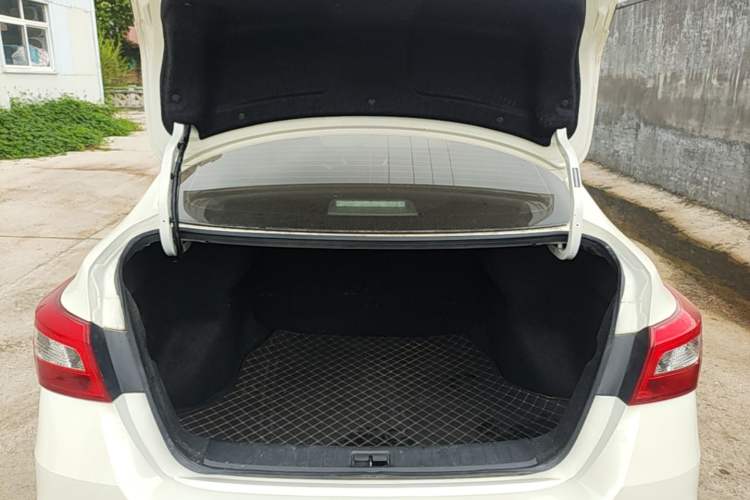 Used Nissan Sylphy 2024 Classic 1.6XE CVT Comfort Edition Trunk