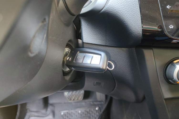 Used Nissan Sylphy 2024 Classic 1.6XE+ CVT Large-Screen Version Vehicle Key