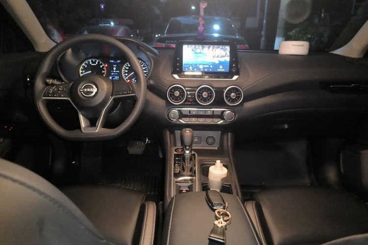 Used Nissan Sylphy 2025 1.6L CVT Genuine Edition Center Console
