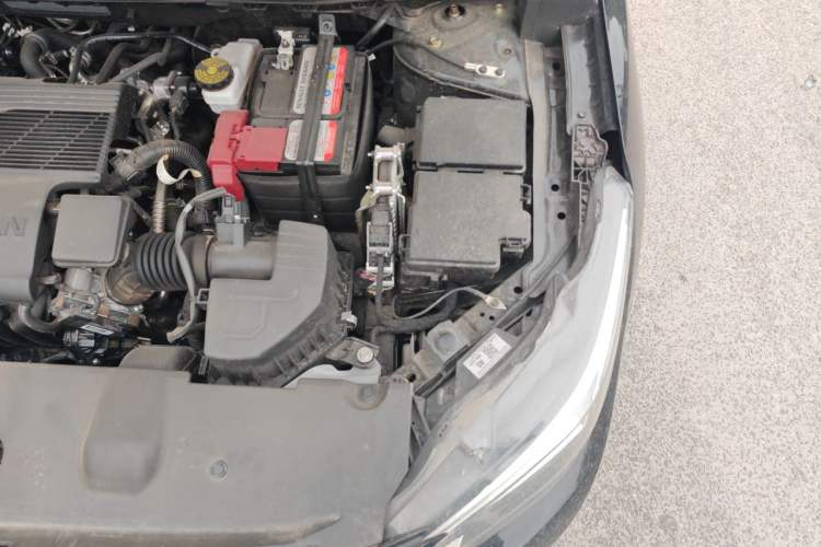 Used Nissan Sylphy 2025 1.6L CVT Genuine Edition Engine Bay Left