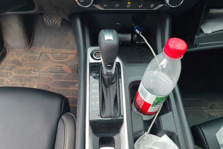 Used Nissan Sylphy 2025 1.6L CVT Genuine Edition Gear Lever