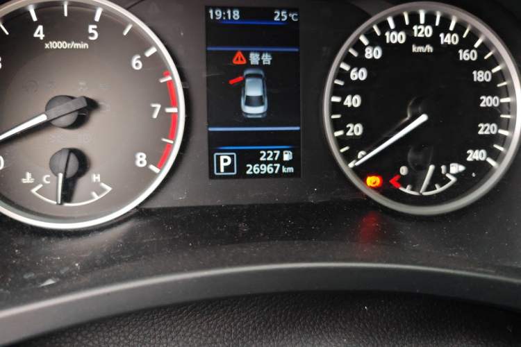 Used Nissan Sylphy 2025 1.6L CVT Genuine Edition Odometer Close Up