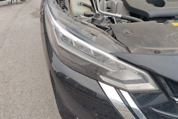 Used Nissan Sylphy 2025 1.6L CVT Genuine Edition Right Front Headlight