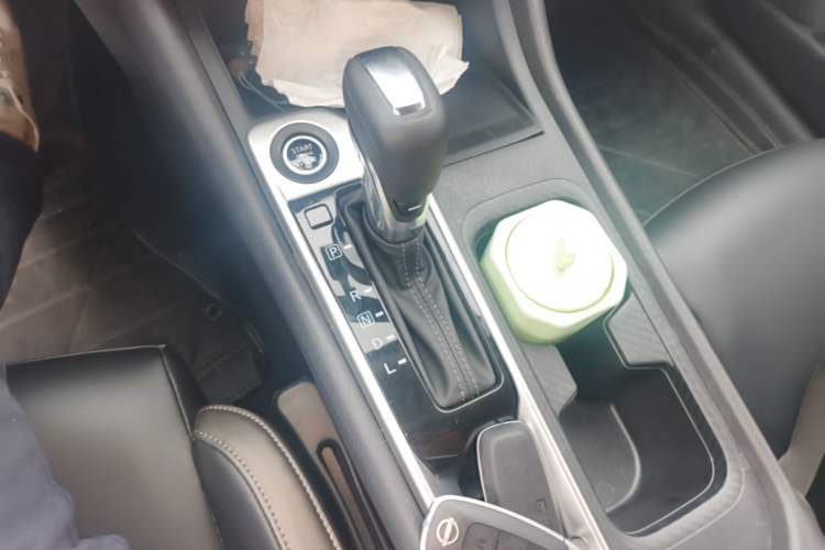 Used Nissan Sylphy 2025 1.6L CVT Genuine Edition Gear Lever
