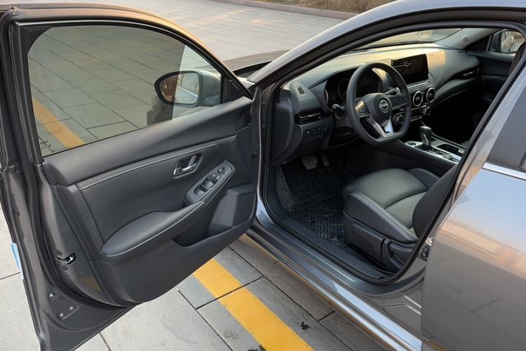 Used Nissan Sylphy 2025 1.6L CVT Genuine Edition Interior 2