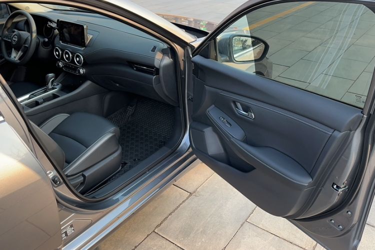 Used Nissan Sylphy 2025 1.6L CVT Genuine Edition Interior 4
