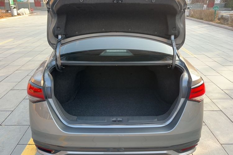 Used Nissan Sylphy 2025 1.6L CVT Genuine Edition Trunk