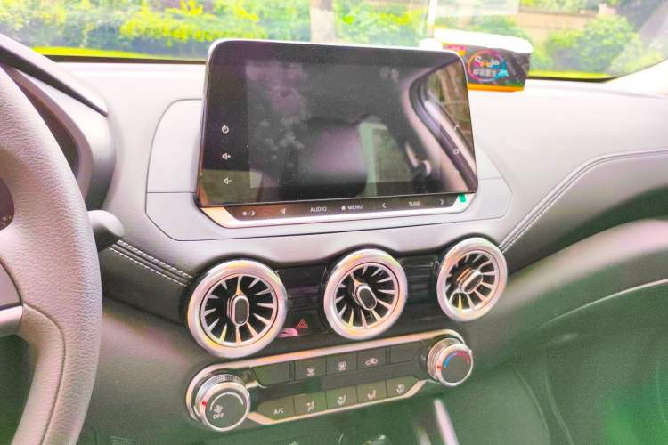 Used Nissan Sylphy 2025 1.6L CVT Genuine Edition Audio And AC Panel