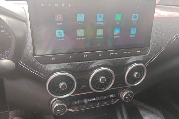 Used Nissan Sylphy 2025 1.6L CVT Genuine Edition Audio And AC Panel